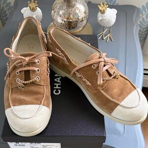 CHANEL 26C Women's Brown suede and Cream  chain cc shoes size 39.5 c